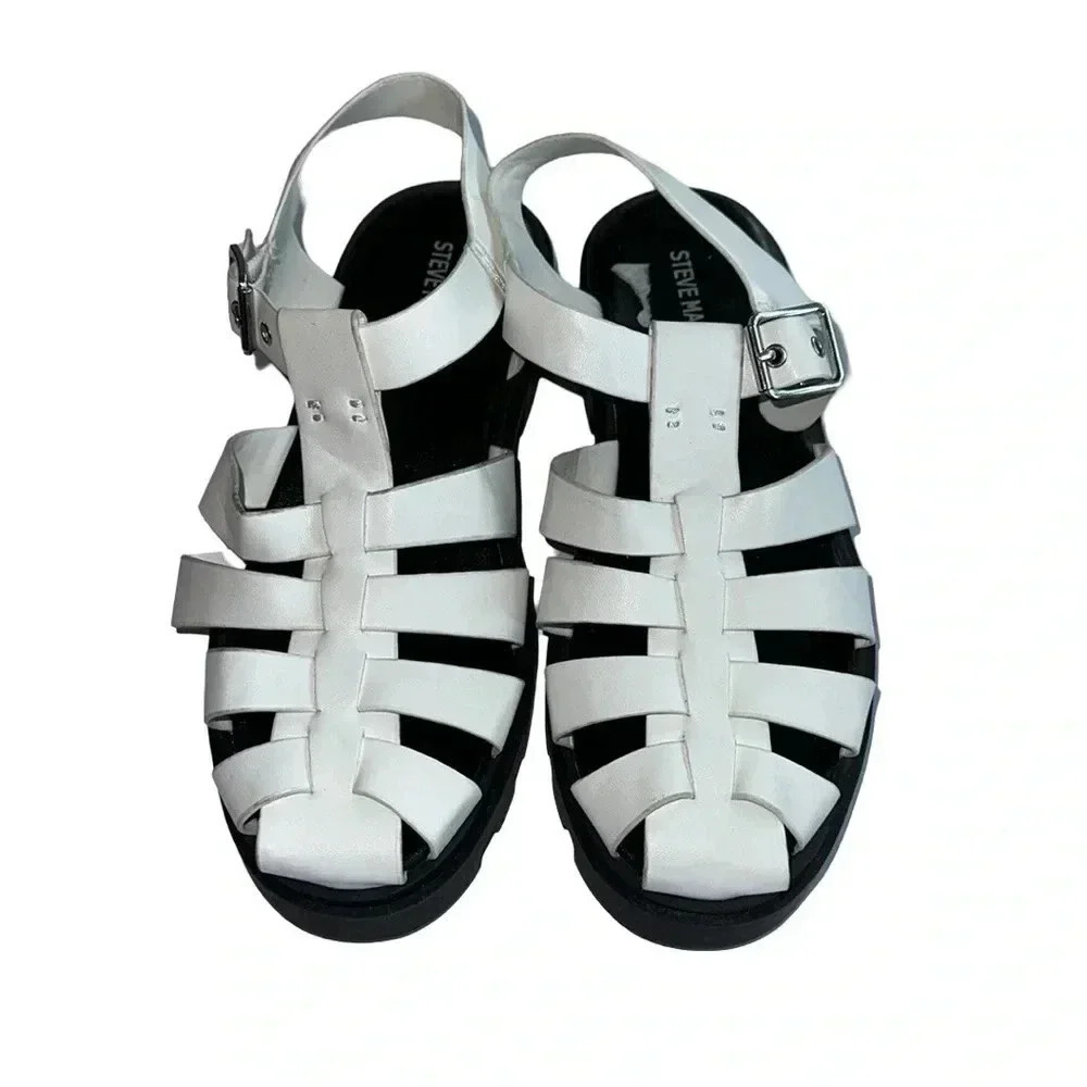 Steve Madden Off-White Fisherman Close To Sandal Girls Size 3